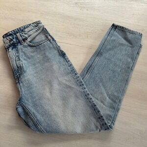 Monki Kimomo High Relaxed Light Wash Denim Jeans Womens Size‎ 27 Mom Skater